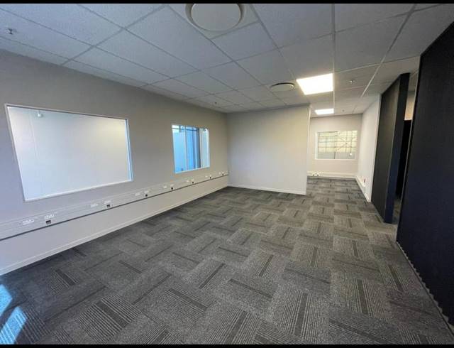 INDUSTRIAL PROPERTY TO RENT IN LOUWLARDIA